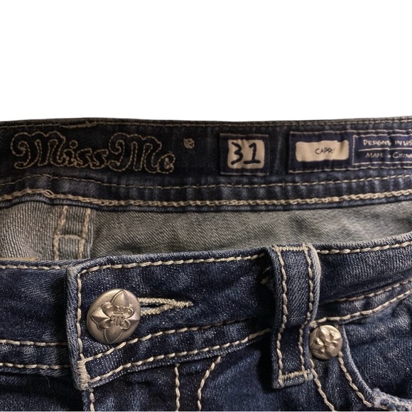 Reduced‼️Miss Me Jeans Size 31 Blue Distressed Rhinestone Sequin Capri Cropped - Picture 13 of 16